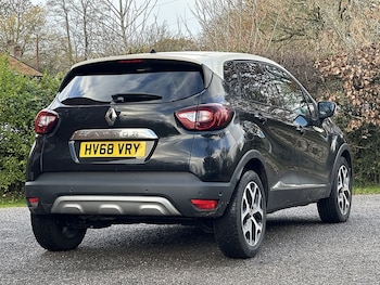 Used Renault Captur 2018 for sale - 76670699: Photo