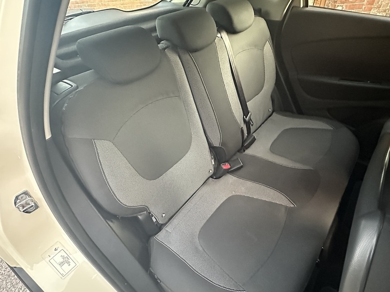 Used Renault Captur 2015 for sale - 76628613: Photo 18