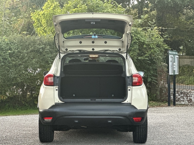 Used Renault Captur 2015 for sale - 76628613: Photo 9