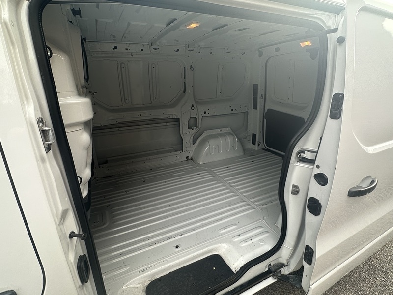 Used Vauxhall Vivaro 2015 for sale - 78177493: Photo 11