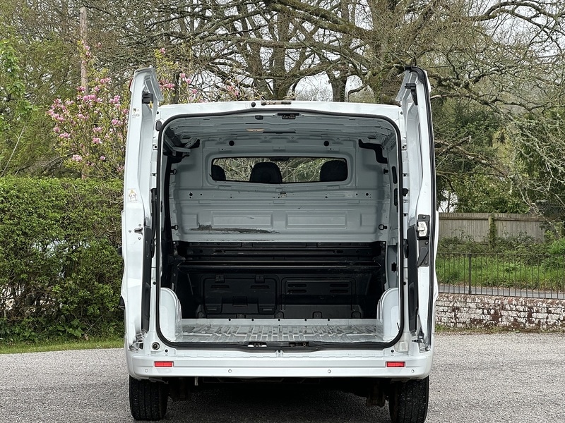 Used Vauxhall Vivaro 2015 for sale - 78177493: Photo 9