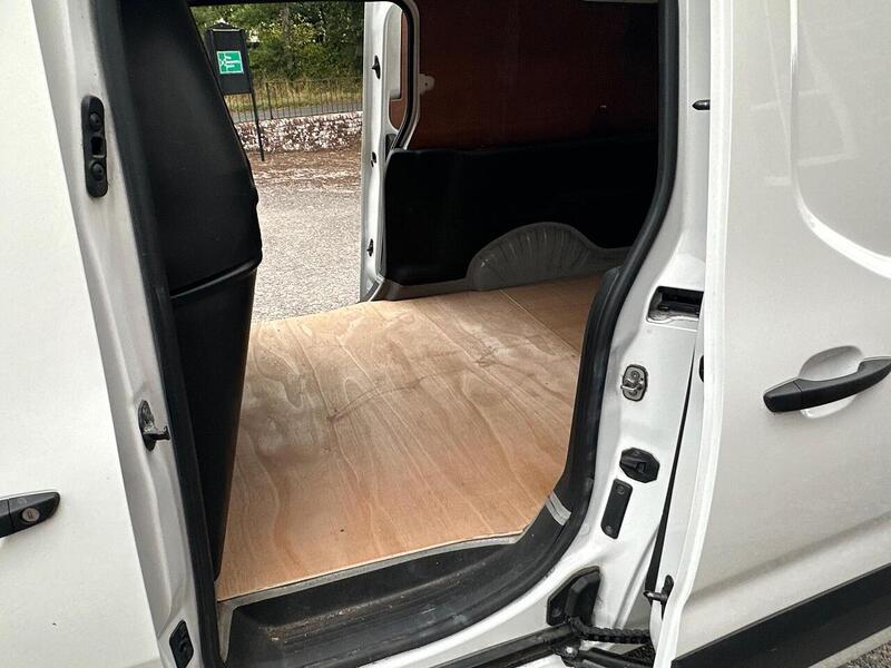 Used Vauxhall Combo 2021 for sale - 76628610: Photo 5