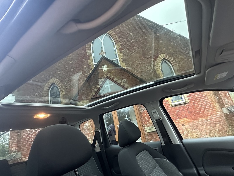 Used Citroen C3 Picasso 2017 for sale - 77789008: Photo 8