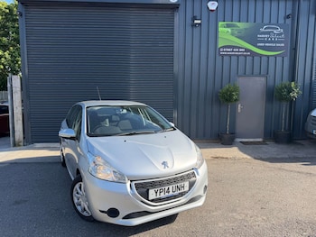 Used Peugeot 208 2014 for sale - 78764960: Photo