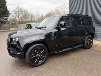 Used Land Rover Defender 2024 for sale - 77643242: Photo