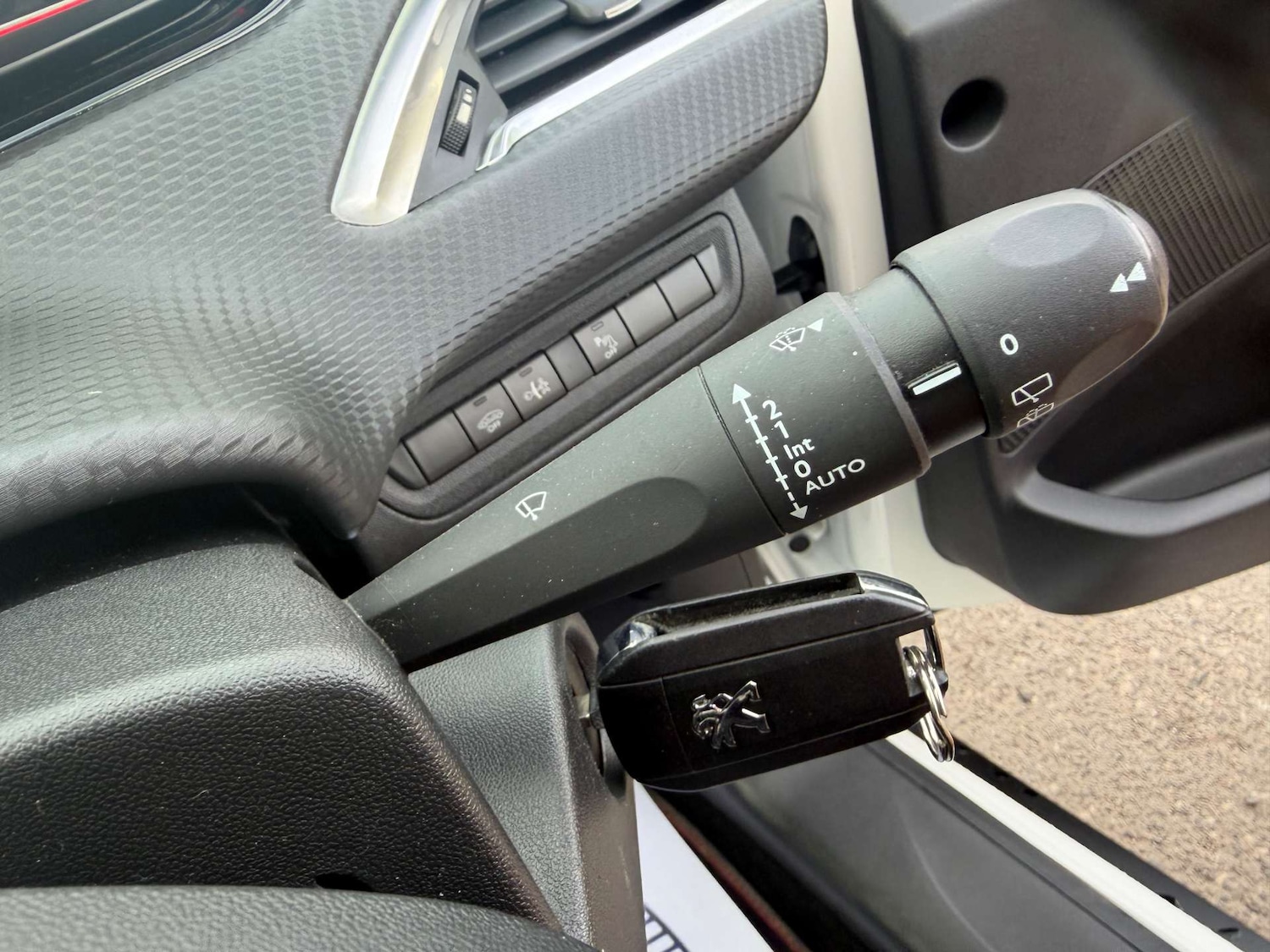 Used Peugeot 2008 2018 for sale - 78201078: Photo 10