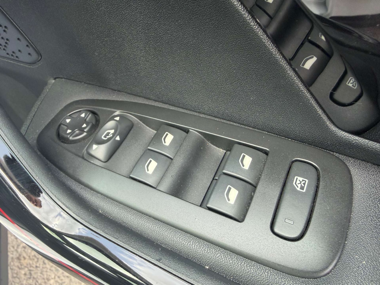 Used Peugeot 2008 2018 for sale - 78201078: Photo 15