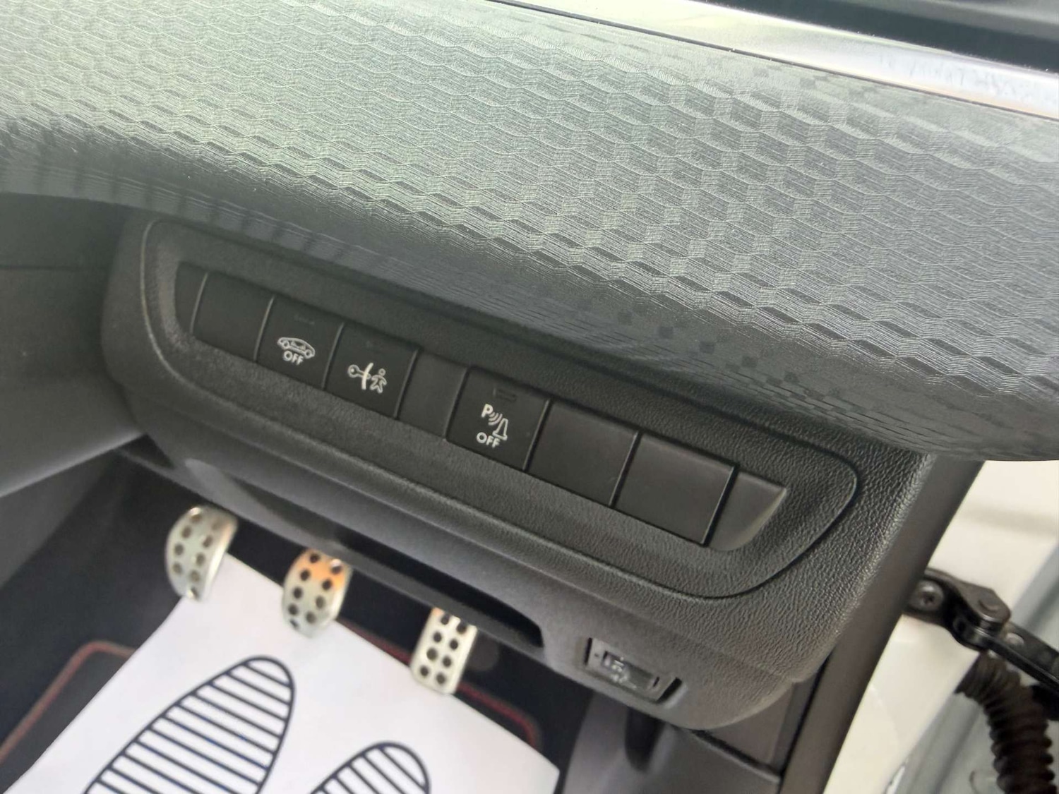 Used Peugeot 2008 2018 for sale - 78201078: Photo 9