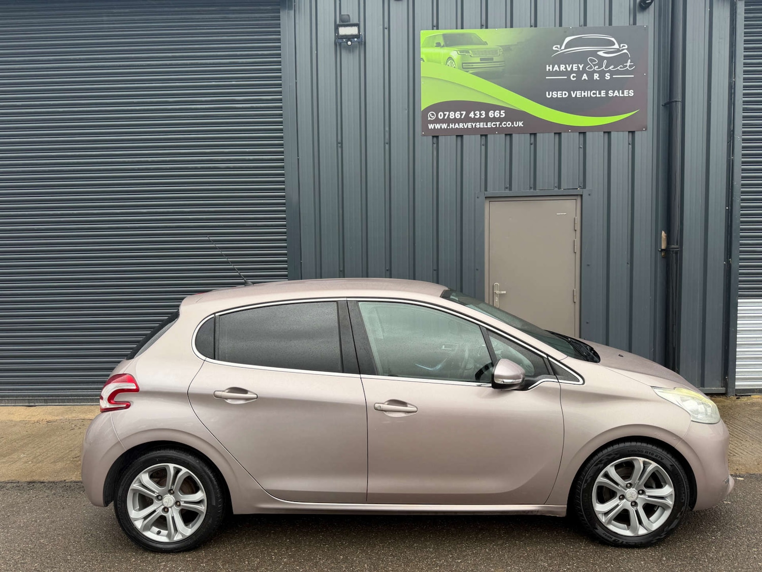 Used Peugeot 208 2012 for sale - 77299333: Photo 9
