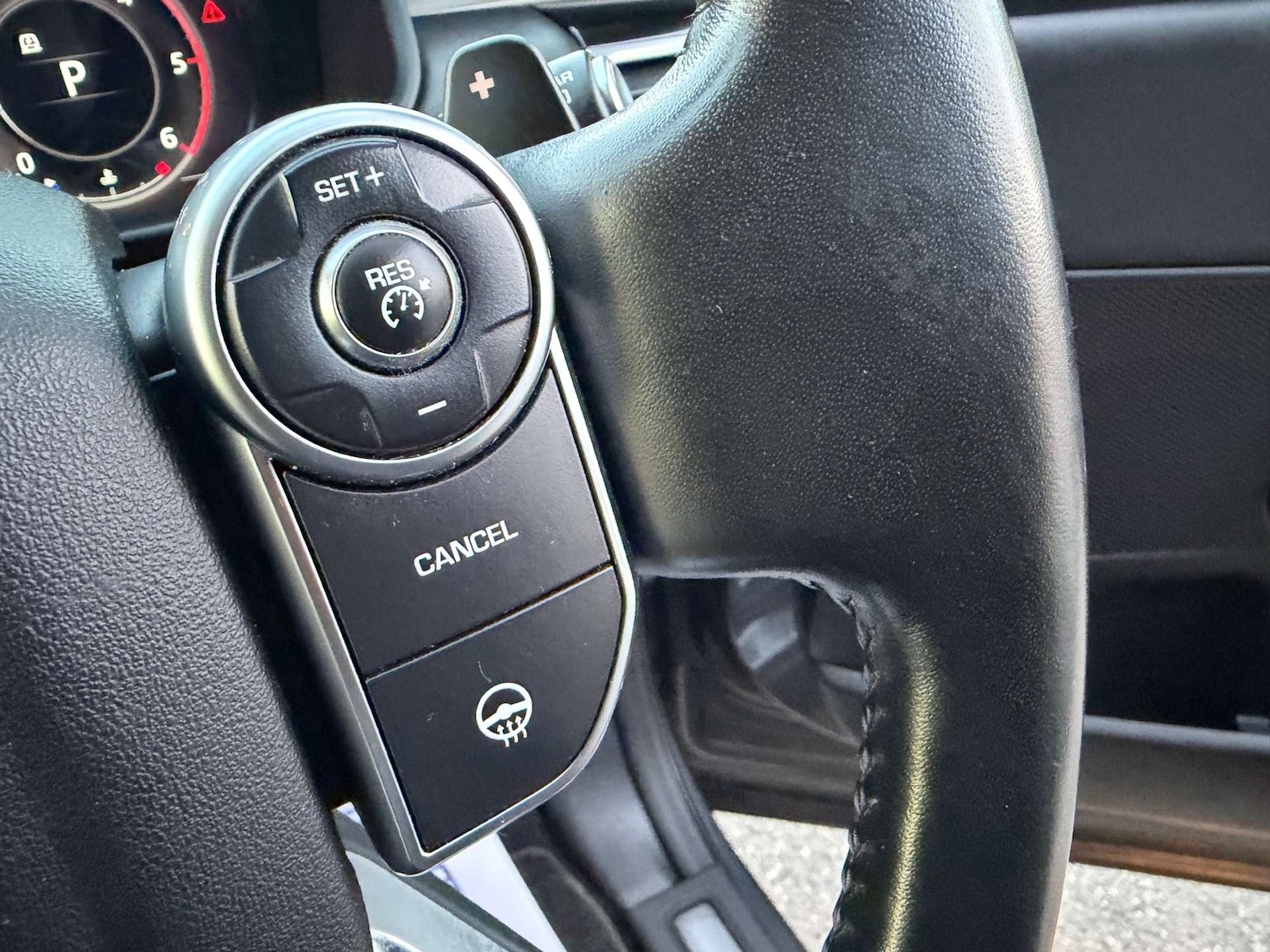 Used Land Rover Discovery 2018 for sale - 76642989: Photo 16