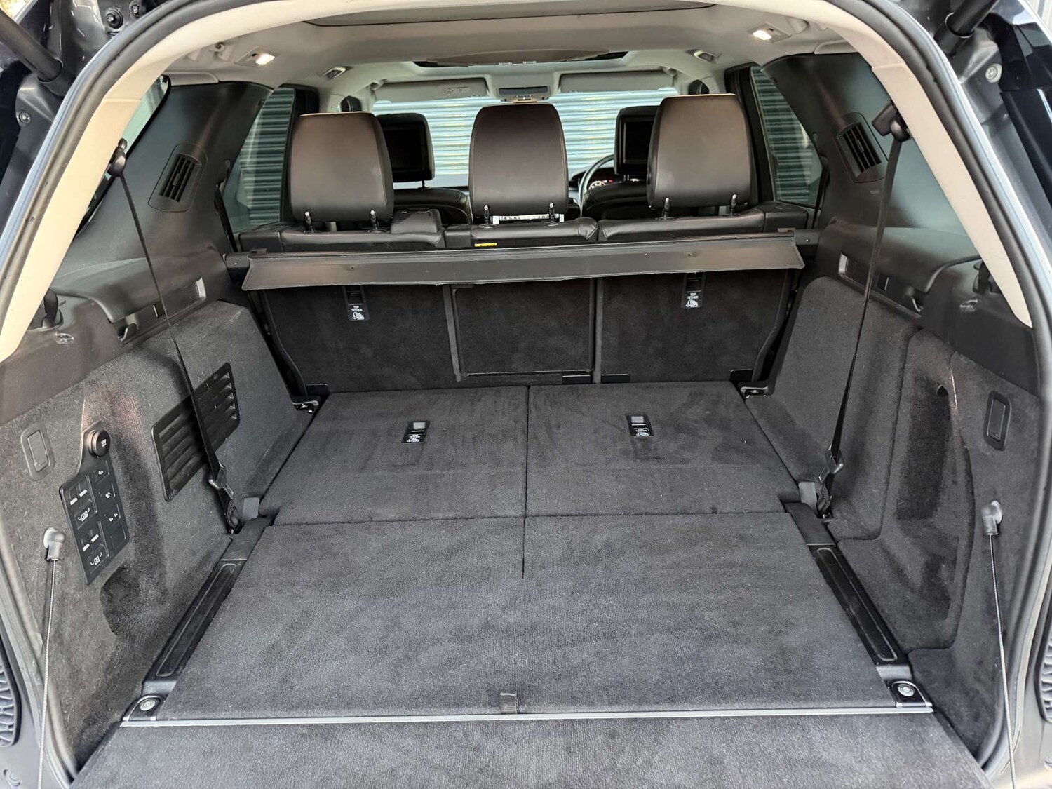 Used Land Rover Discovery 2018 for sale - 76642989: Photo 30