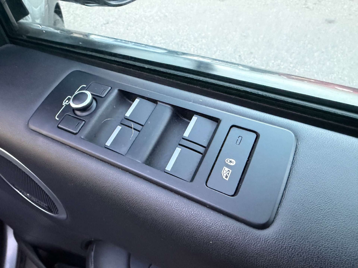 Used Land Rover Discovery 2018 for sale - 76642989: Photo 9