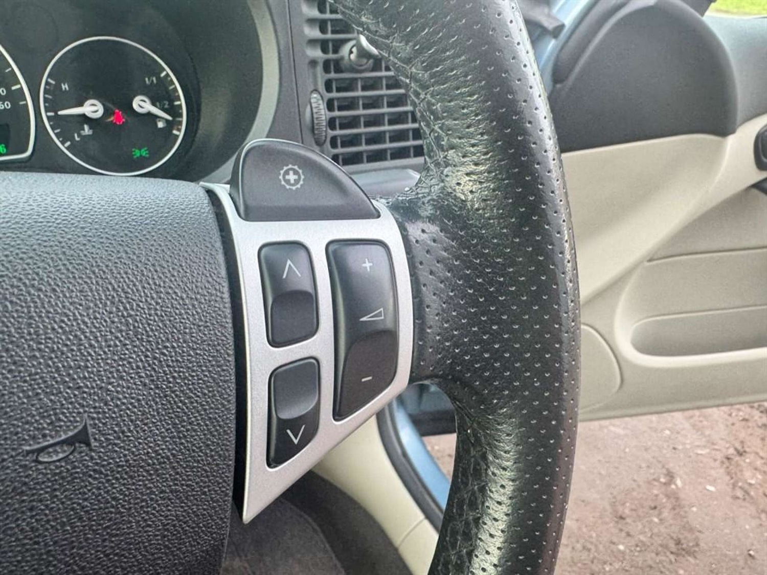 Used Saab 9-3 2009 for sale - 76476780: Photo 19