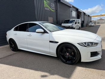 Used Jaguar XE 2018 for sale - 78421216: Photo
