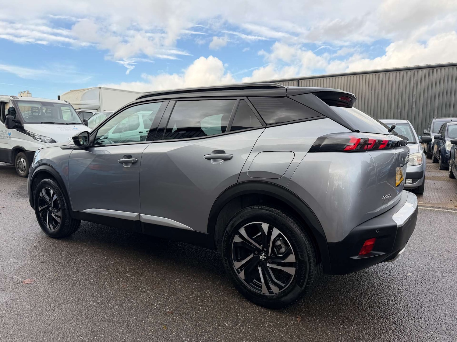 Used Peugeot 2008 2023 for sale - 76569708: Photo 2