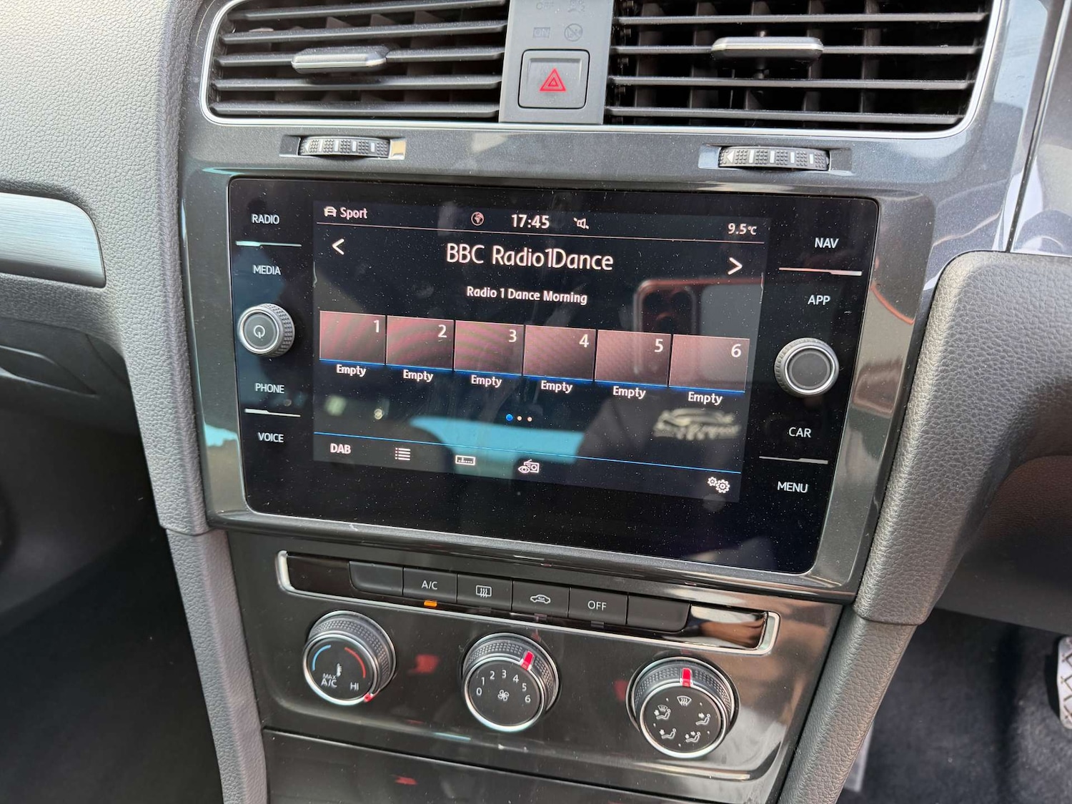 Used Volkswagen Golf 2019 for sale - 76476763: Photo 16