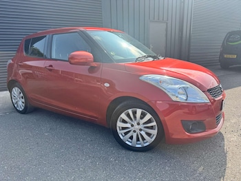 Used Suzuki Swift 2010 for sale - 76476767: Photo