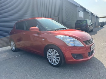 Used Suzuki Swift 2010 for sale - 76476767: Photo