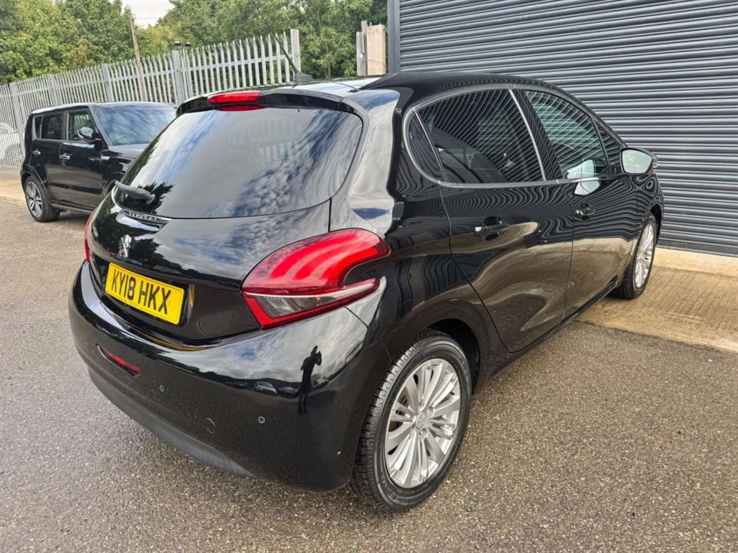 Used Peugeot 208 2018 for sale - 76476777: Photo 17