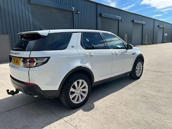 Used Land Rover Discovery Sport 2016 for sale - 78950837: Photo