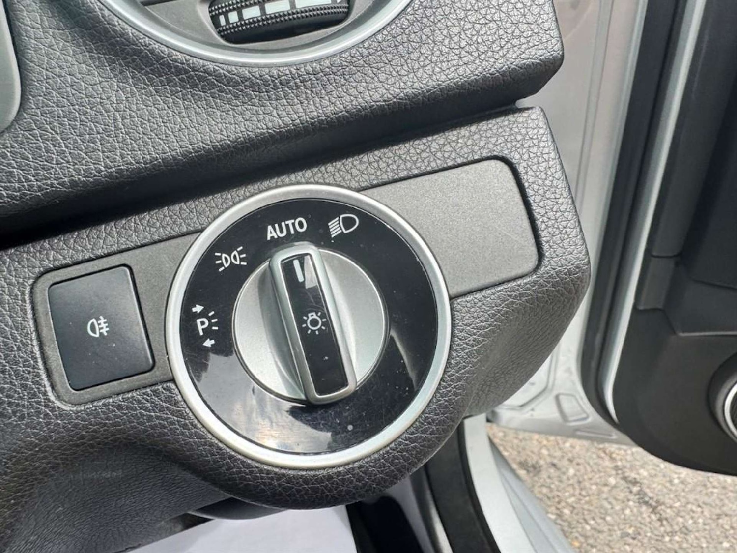 Used Mercedes-Benz C Class 2012 for sale - 76476760: Photo 11