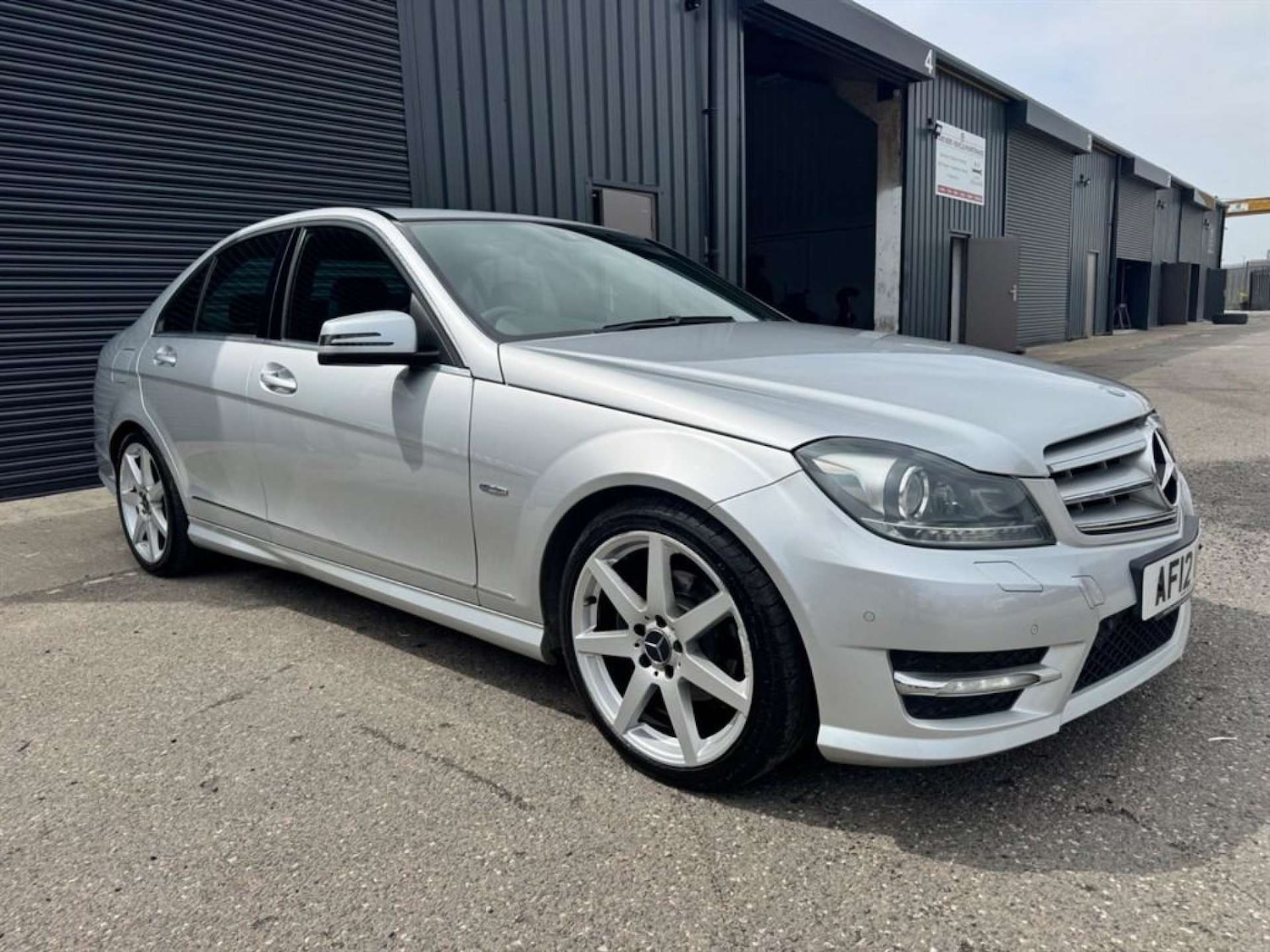 Used Mercedes-Benz C Class 2012 for sale - 76476760: Photo 5