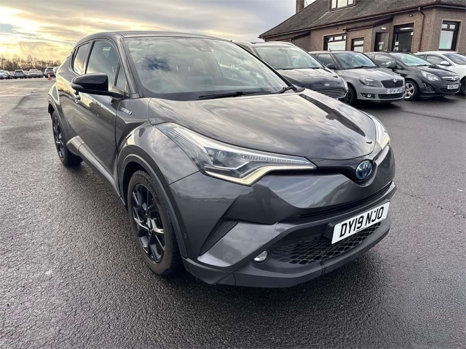 Used Toyota C-HR 2019 for sale - 77310977: Photo 1