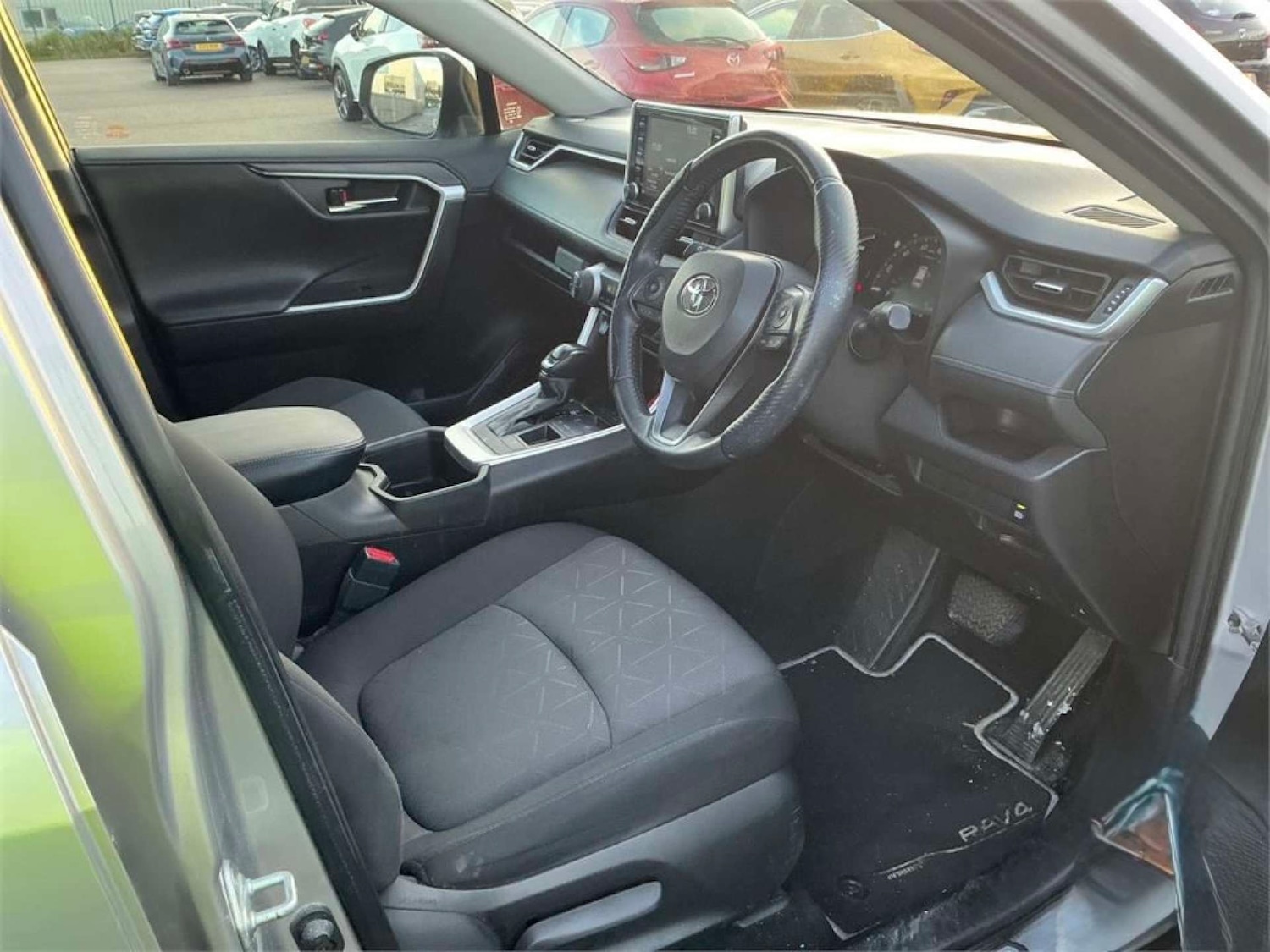 Used Toyota RAV4 2022 for sale - 76948207: Photo 2