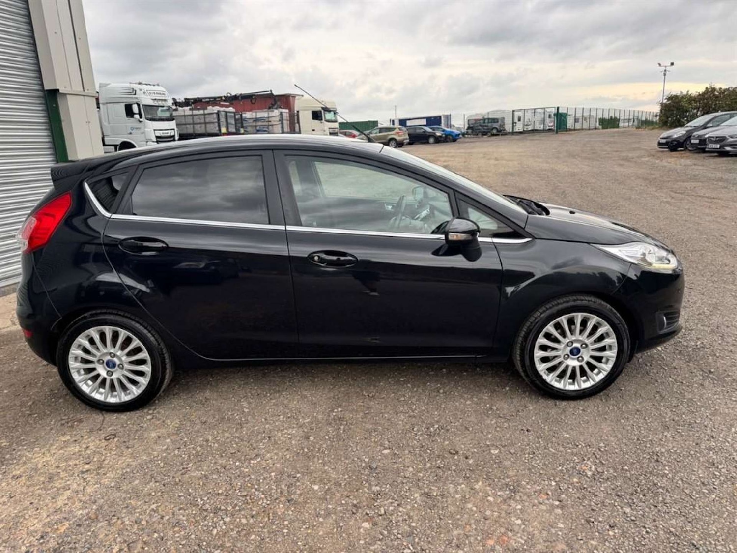 Used Ford Fiesta 2013 for sale - 76476740: Photo 10