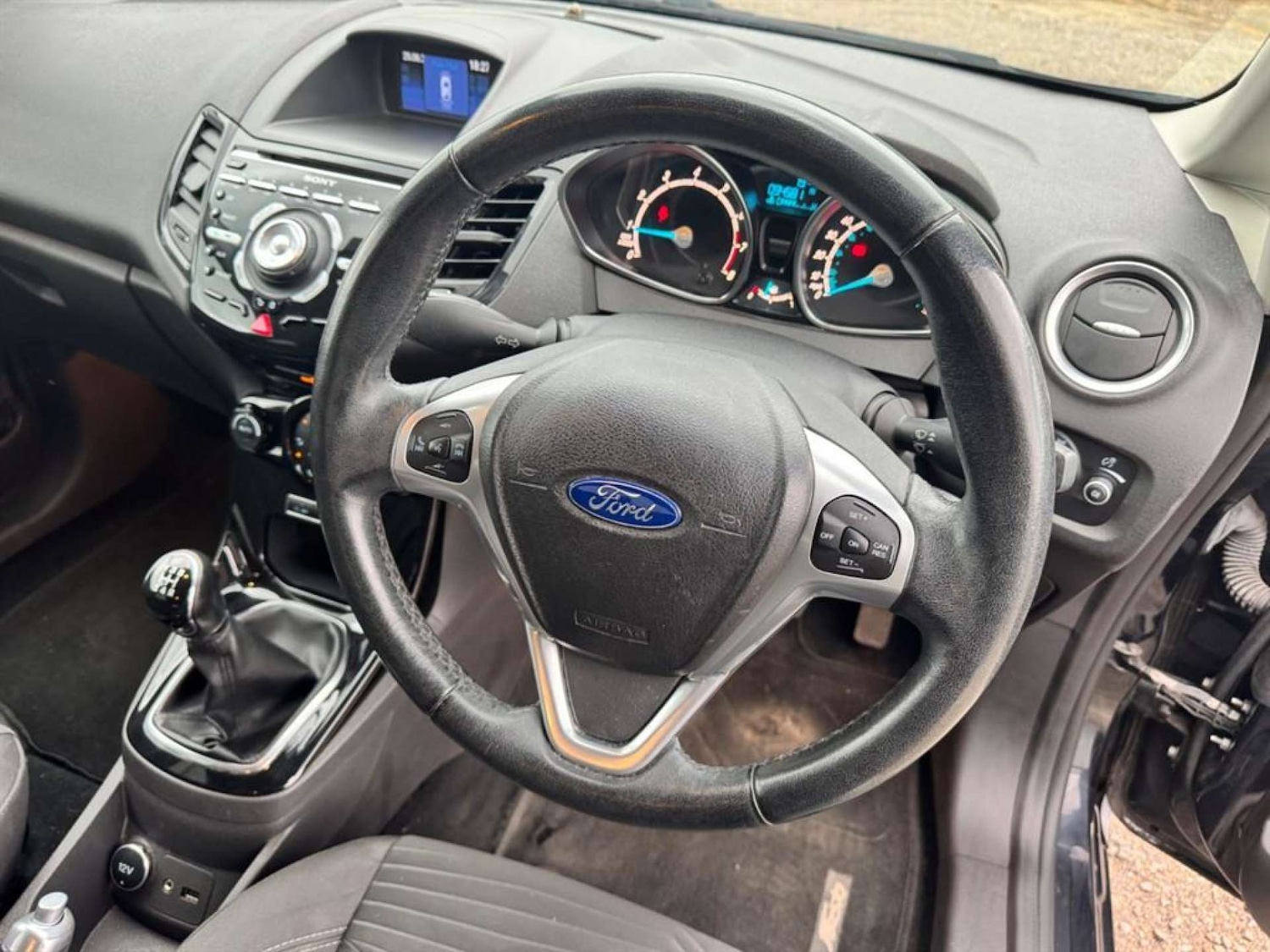 Used Ford Fiesta 2013 for sale - 76476740: Photo 11