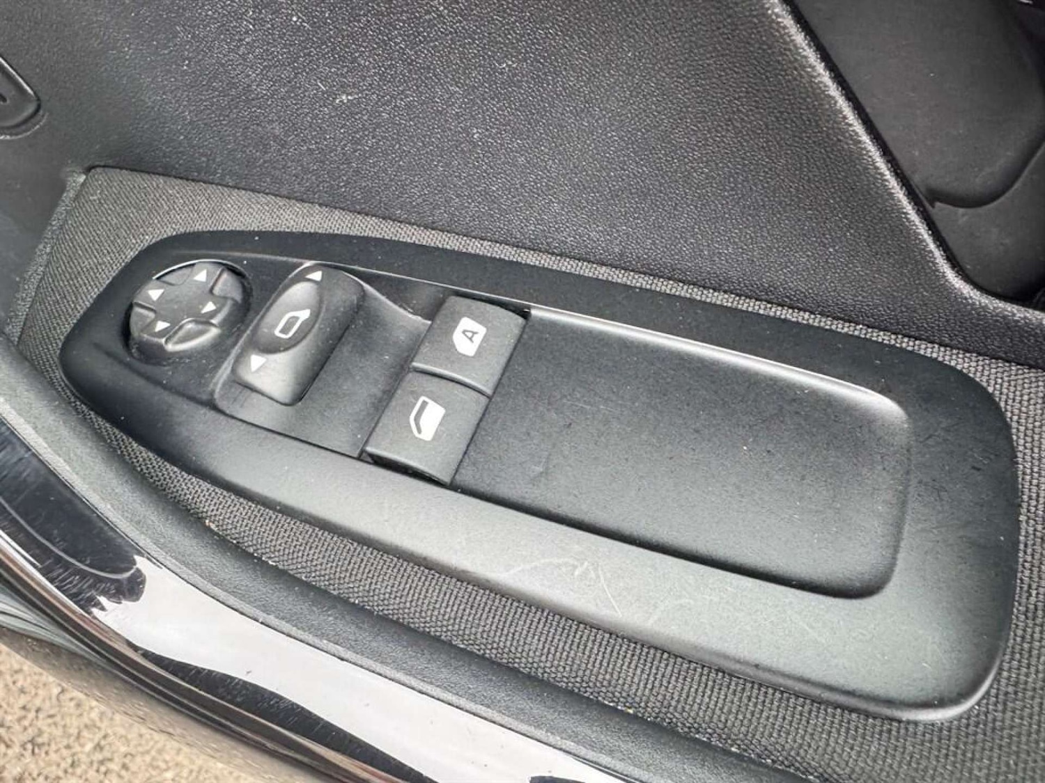 Used Peugeot 208 2017 for sale - 76476746: Photo 14