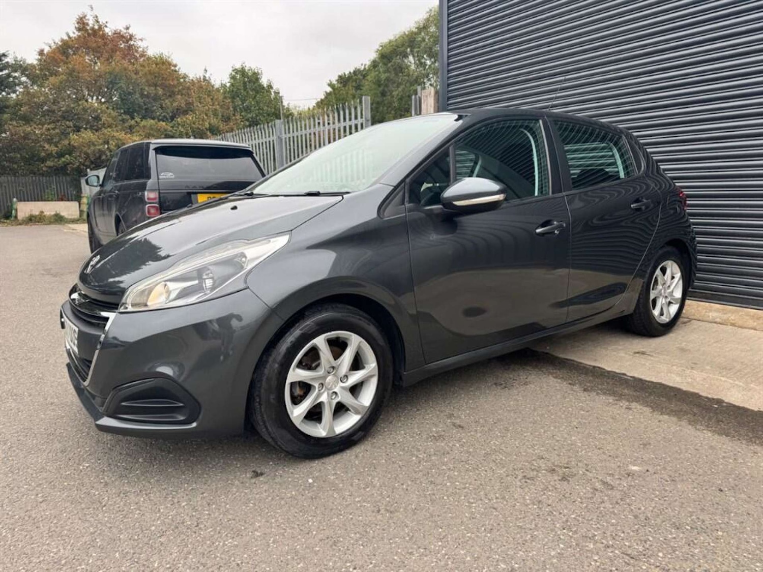 Used Peugeot 208 2017 for sale - 76476746: Photo 2