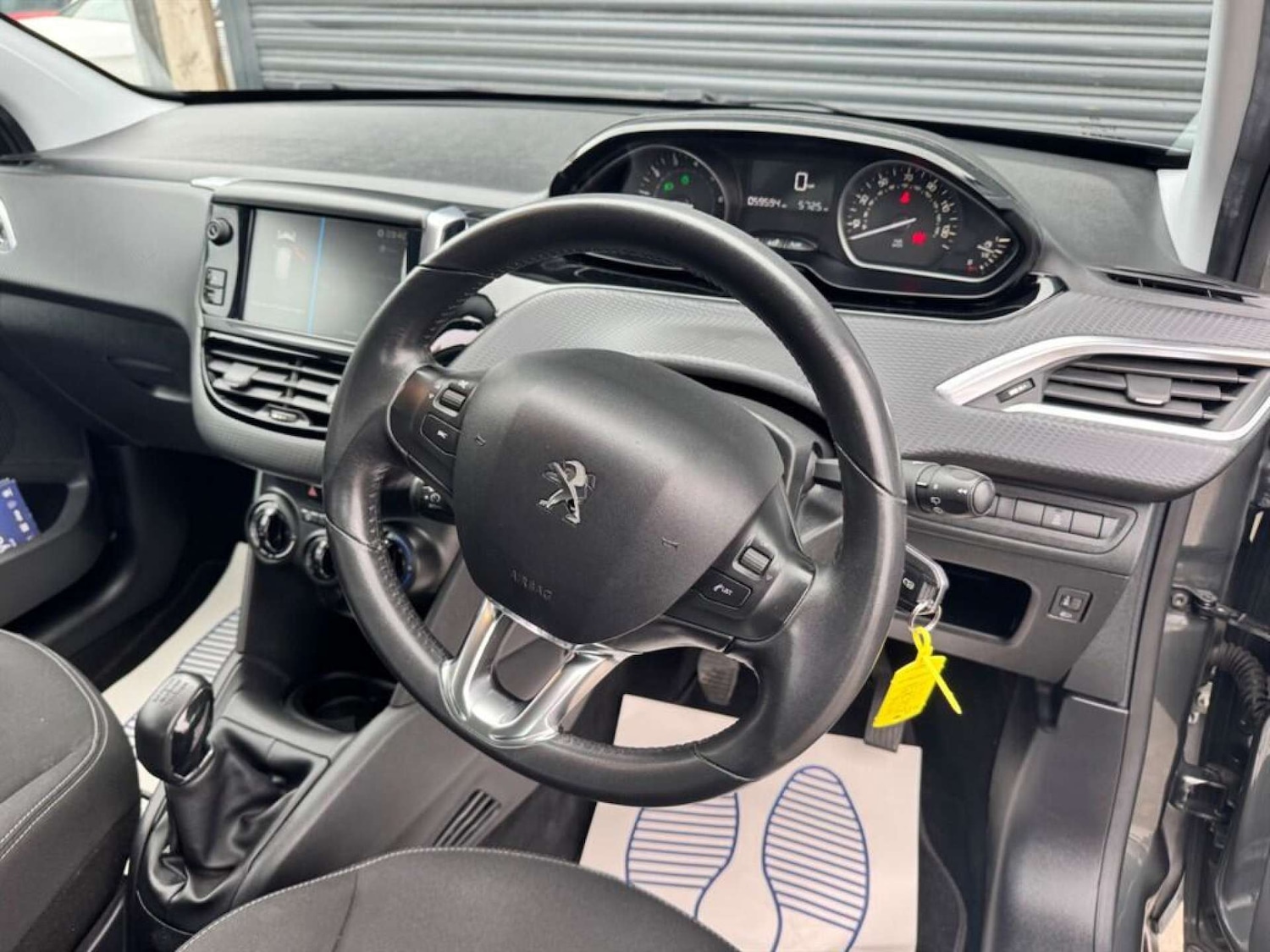 Used Peugeot 208 2017 for sale - 76476746: Photo 8