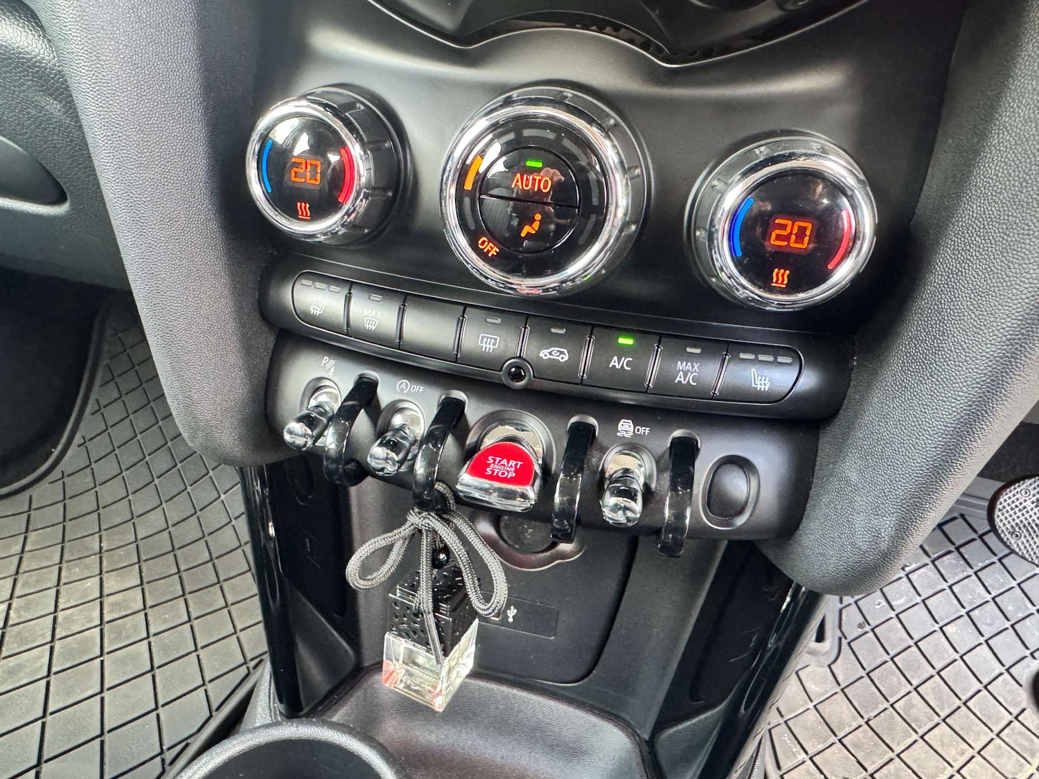 Used MINI Hatch 2019 for sale - 76476739: Photo 13