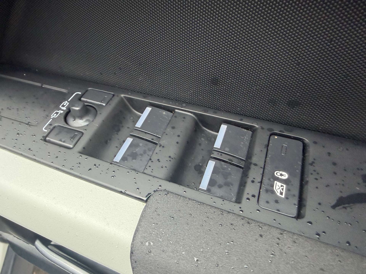 Used Land Rover Defender 2022 for sale - 77690663: Photo 12