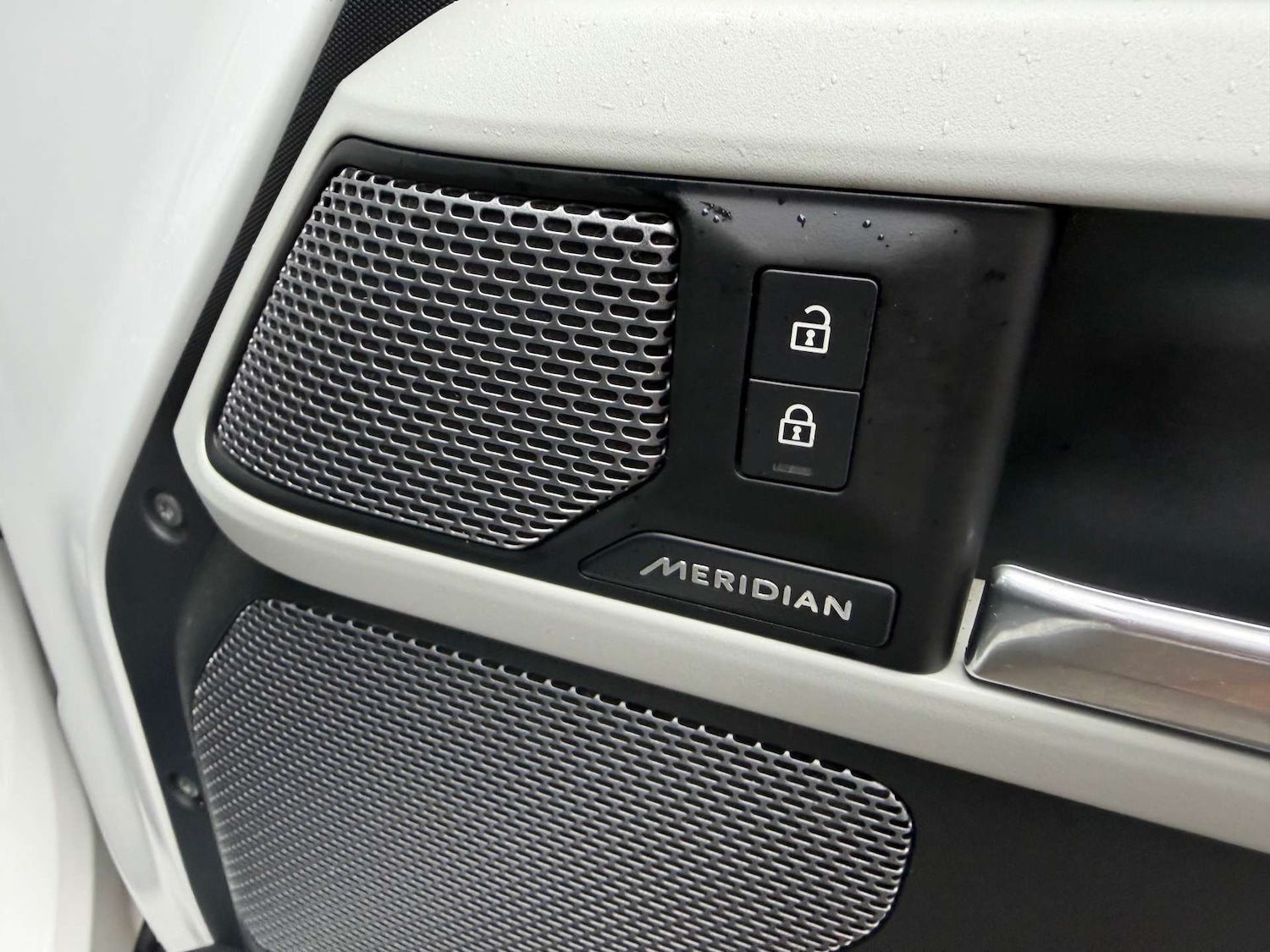 Used Land Rover Defender 2022 for sale - 77690663: Photo 6