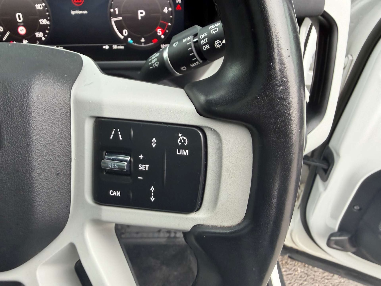 Used Land Rover Defender 2022 for sale - 77690663: Photo 8