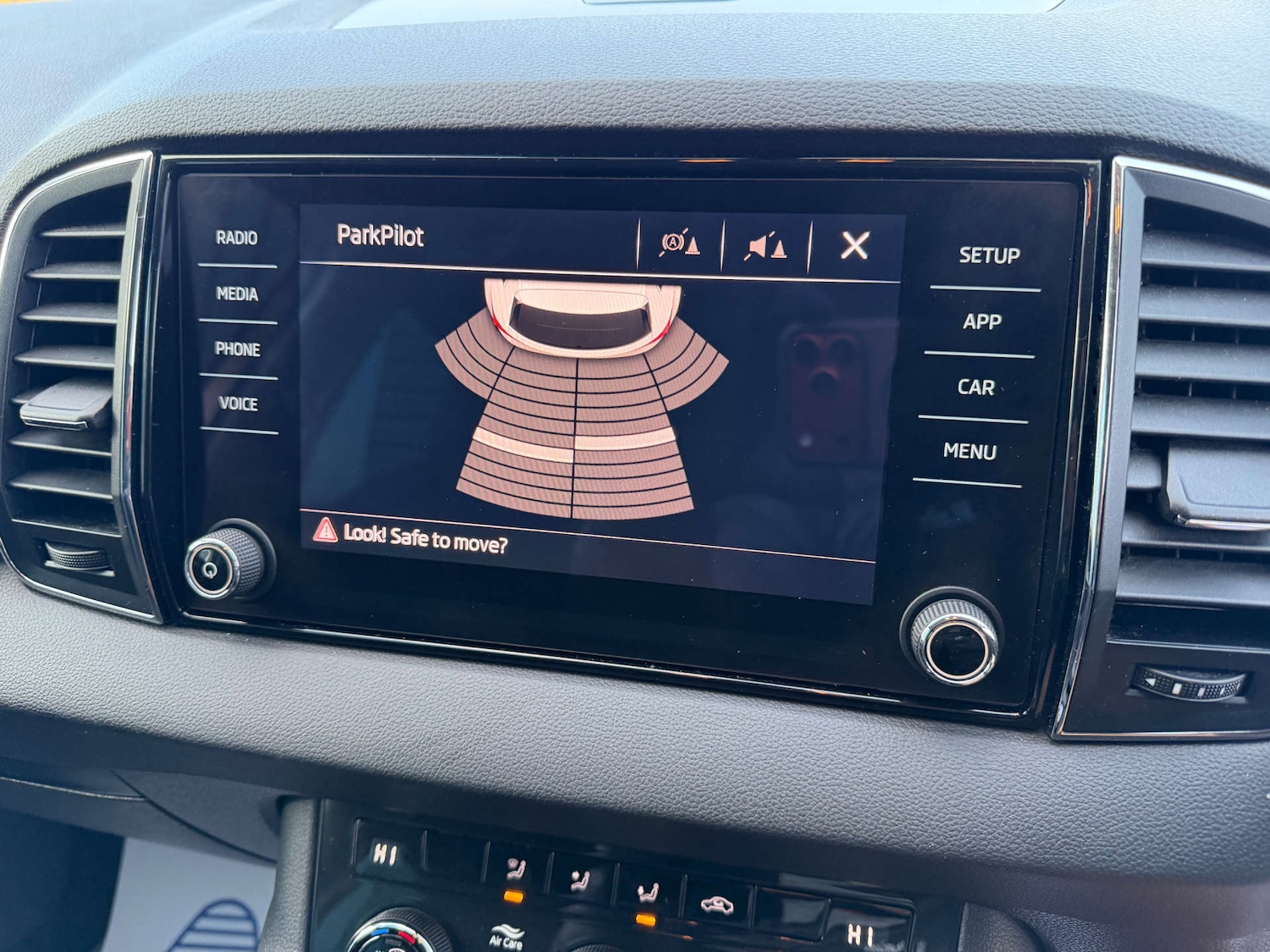 Used Skoda Karoq 2018 for sale - 76618144: Photo 16