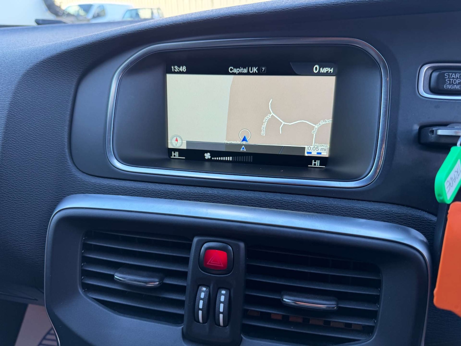 Used Volvo V40 2016 for sale - 77125186: Photo 10