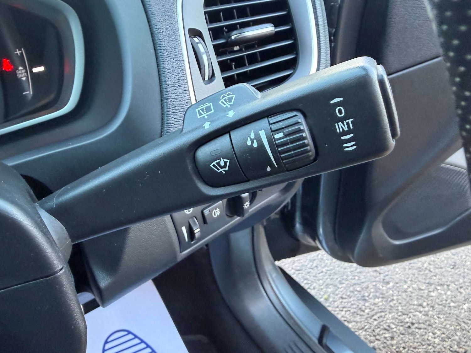 Used Volvo V40 2016 for sale - 77125186: Photo 11