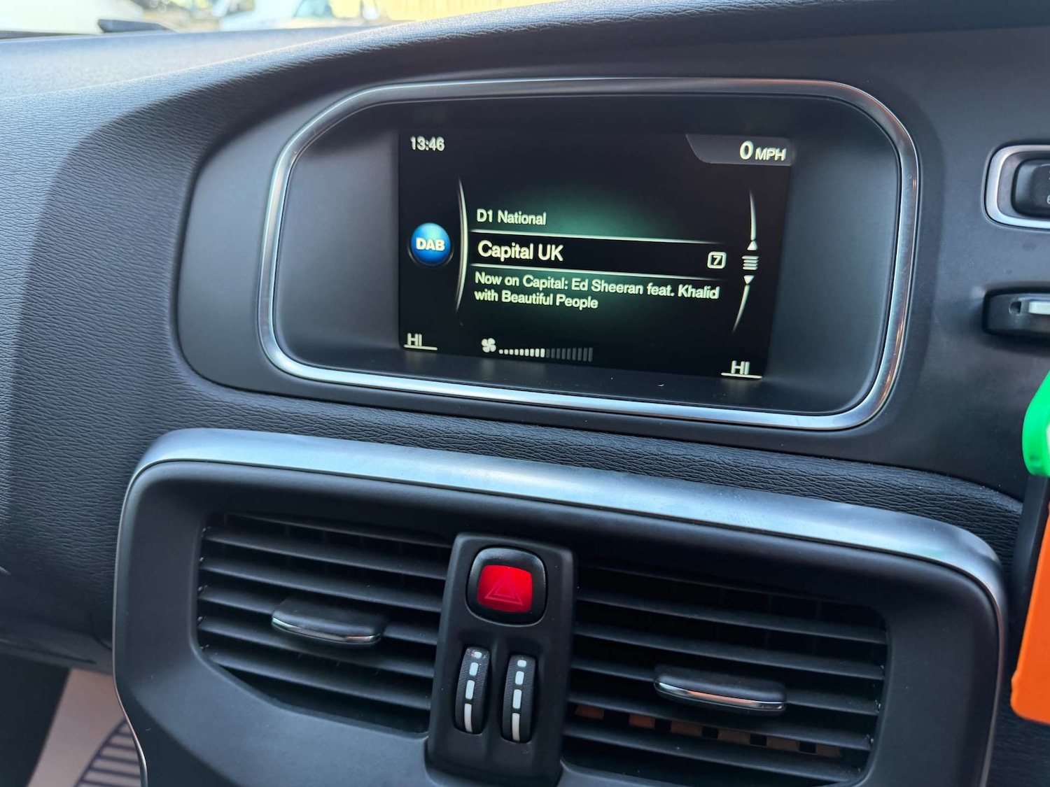 Used Volvo V40 2016 for sale - 77125186: Photo 12