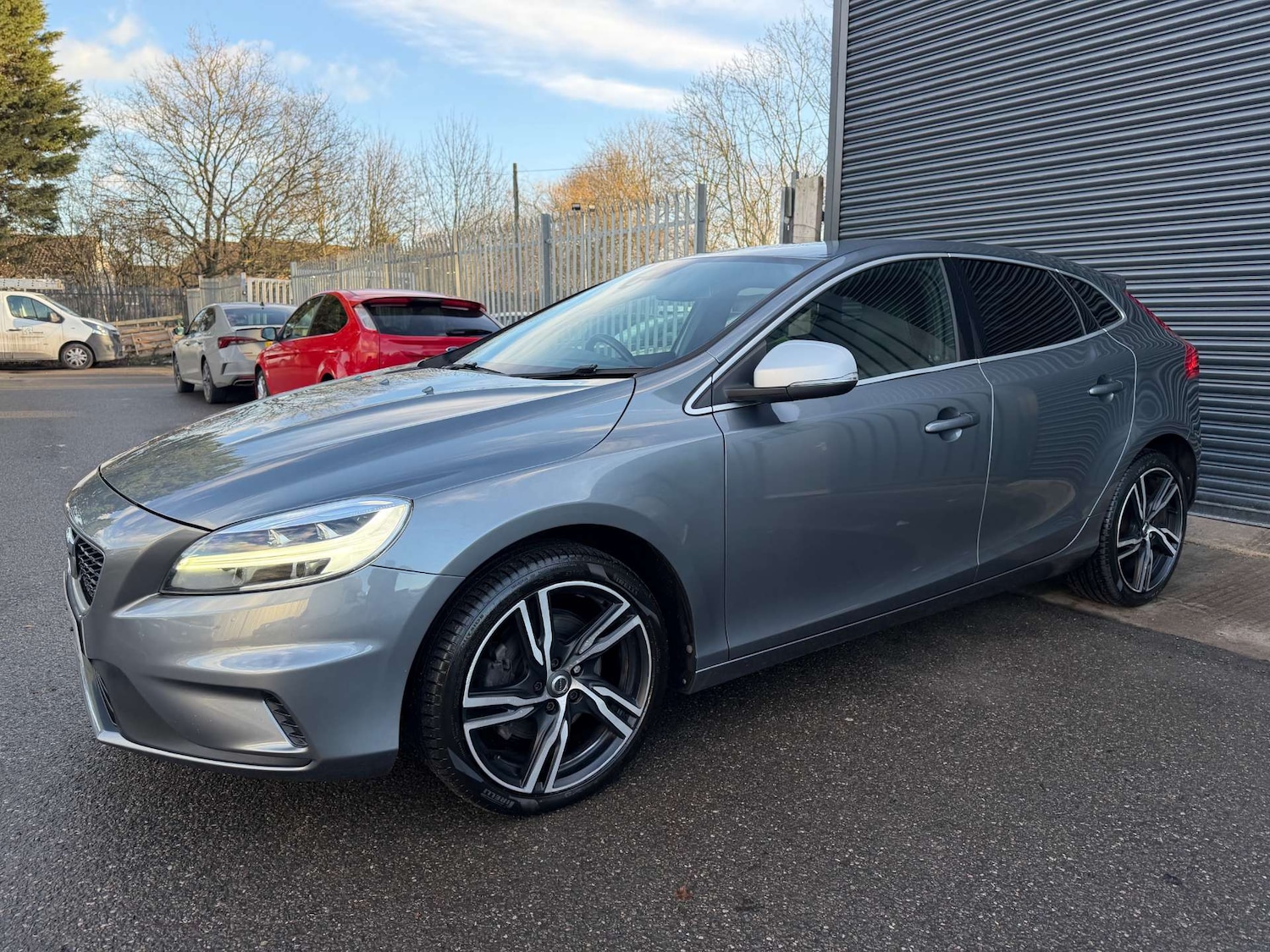 Used Volvo V40 2016 for sale - 77125186: Photo 3