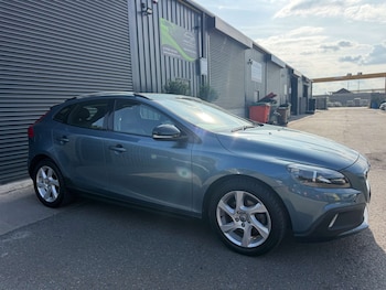 Used Volvo V40 2014 for sale - 79245575: Photo