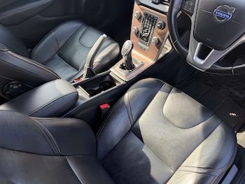 Used Volvo V40 2014 for sale - 79245575: Photo