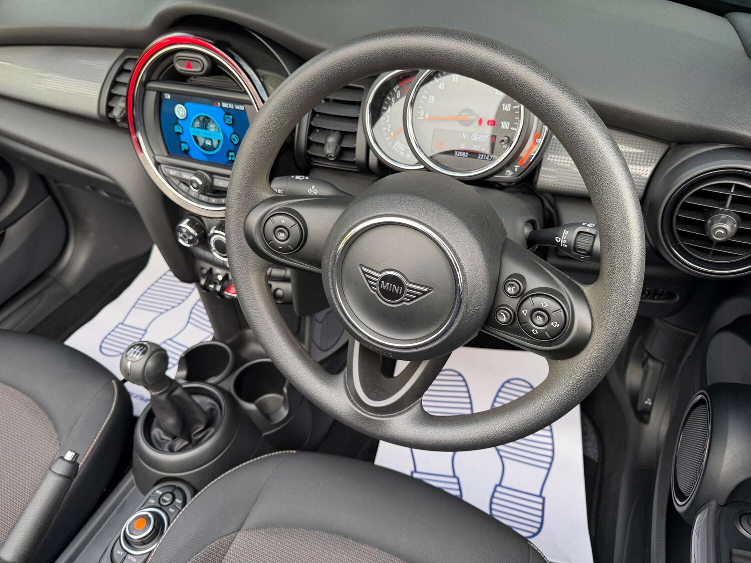 Used MINI Convertible 2019 for sale - 76618867: Photo 10