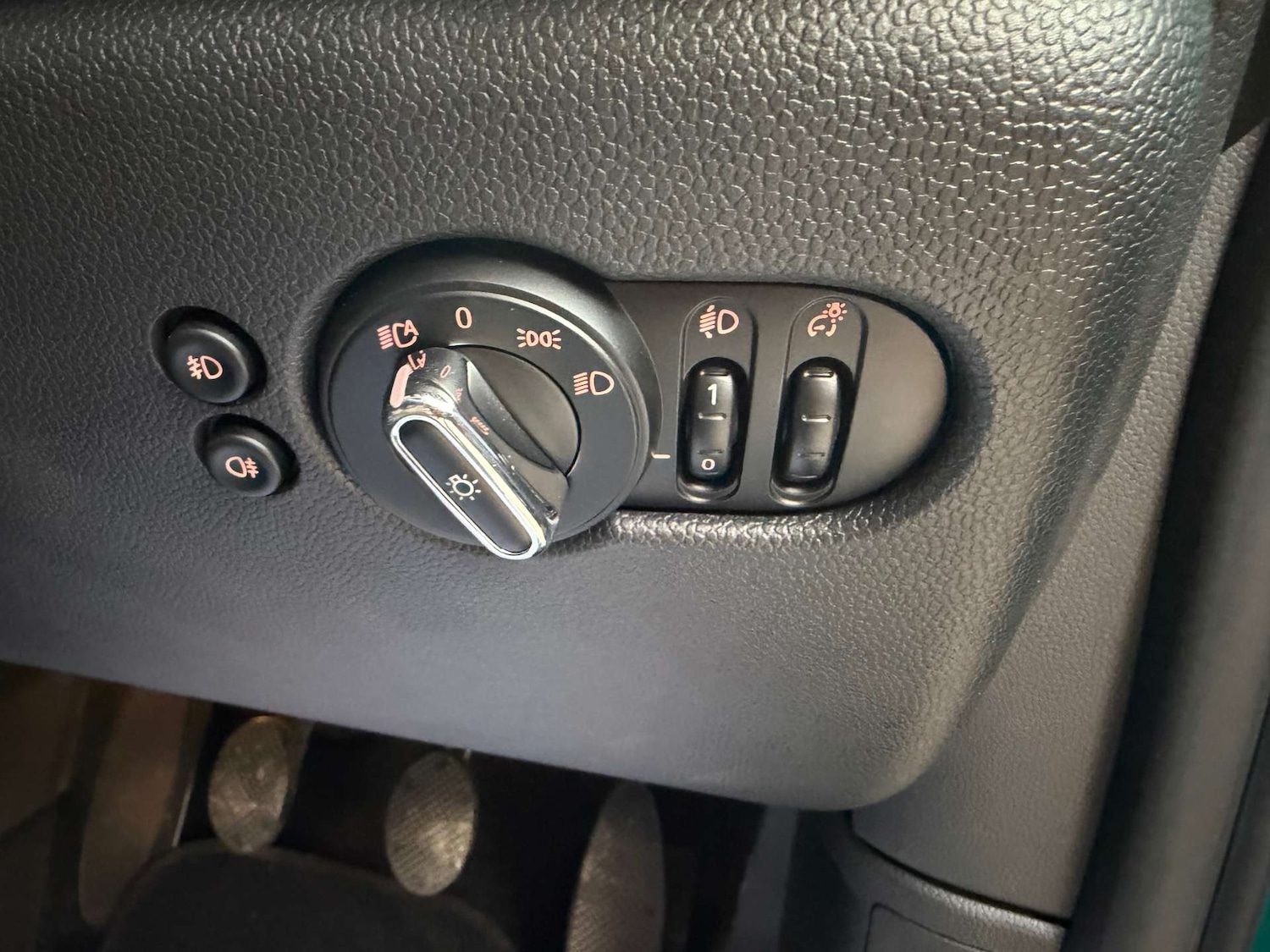 Used MINI Convertible 2019 for sale - 76618867: Photo 4