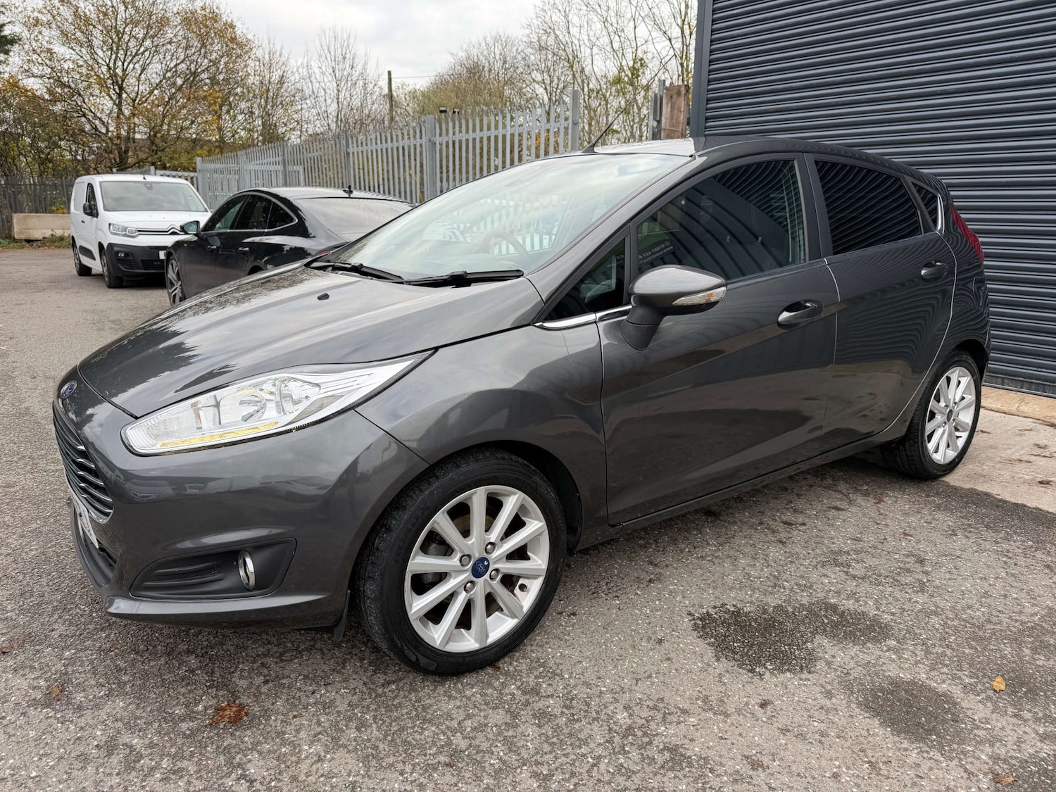 Used Ford Fiesta 2015 for sale - 76595232: Photo 3