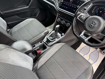 Used Volkswagen T-Roc 2019 for sale - 79276701: Photo