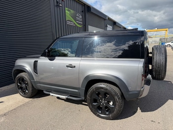 Used Land Rover Defender 2021 for sale - 78598710: Photo