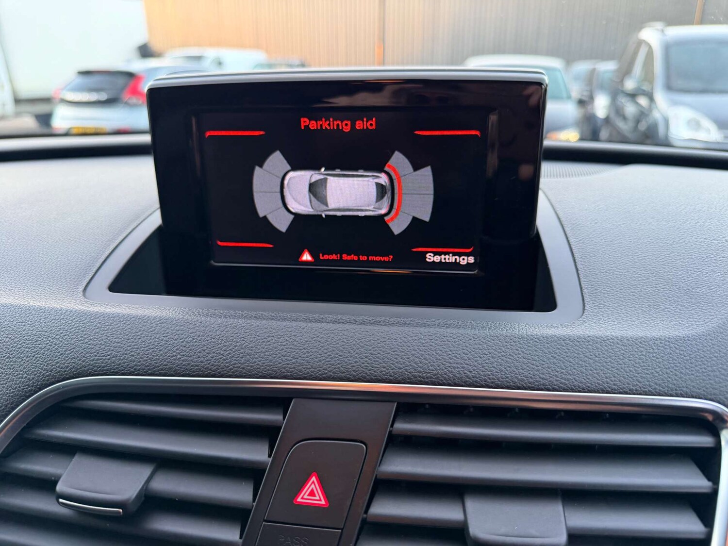 Used Audi Q3 2014 for sale - 77022370: Photo 15